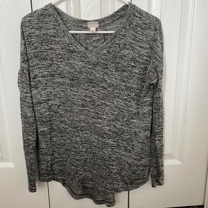 Size XS Gray and black front pocket sweater